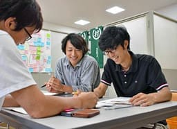 京都新聞にて「コミュニティ・コンビニ整備へ　過疎地、負の連鎖阻止期待」という見出しで取材をしていただきました！
